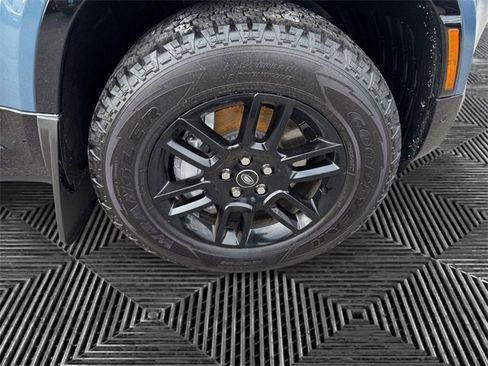 Used 2025 Land Rover Defender 90 X-Dynamic SE image 14