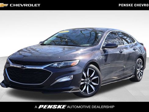 Certified 2025 Chevrolet Malibu RS w/ LPO, Floor Liner Package image 1