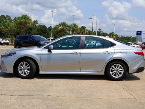 Used 2026 Toyota Camry LE FWD image 27