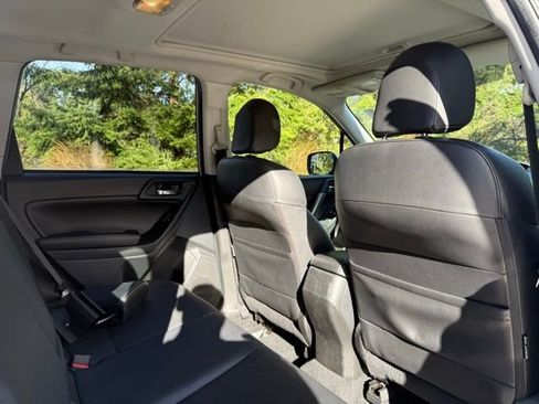 Used 2014 Subaru Forester 2.5i Limited AWD/4WD image 23