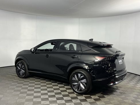 Used 2023 Nissan Ariya AWD image 7