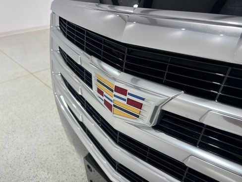 Used 2018 Cadillac Escalade Premium Luxury AWD/4WD image 30