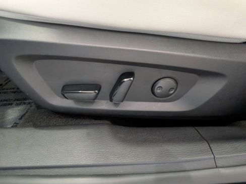 Used 2025 Mitsubishi Outlander SE FWD image 13