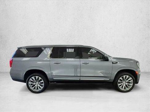 Used 2024 GMC Yukon XL Denali w/ Advanced Technology Package AWD/4WD image 4