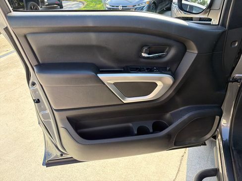 Used 2021 Nissan Titan SV w/ SV Convenience Package AWD/4WD image 17