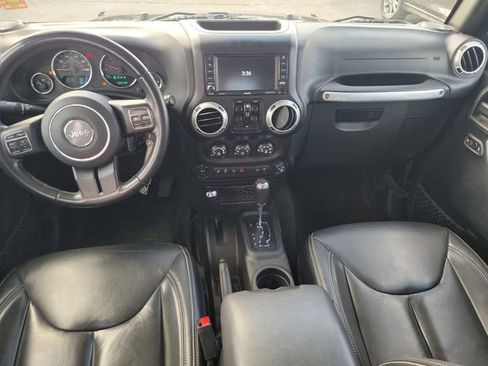 Used 2017 Jeep Wrangler Unlimited Sahara w/ Mopar Chrome Edition Group image 10