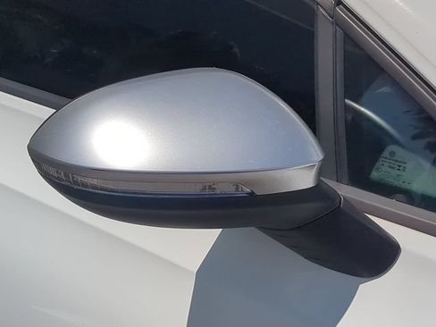 Used 2024 Volkswagen Golf R AWD/4WD image 12