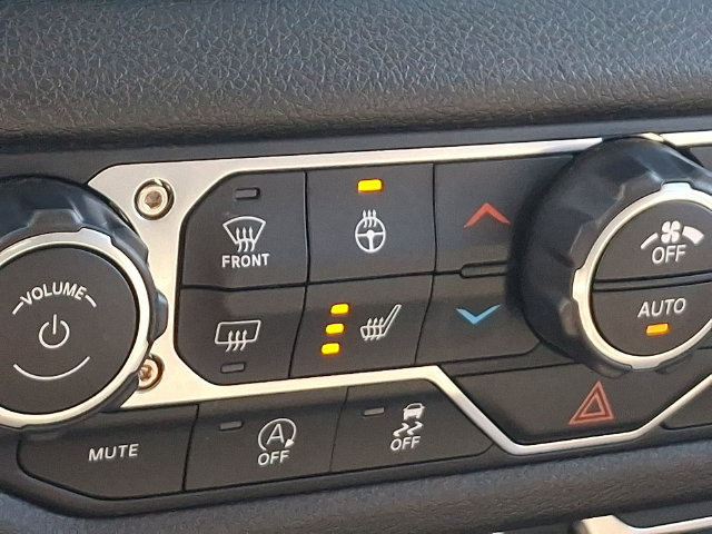 Used 2025 Jeep Wrangler Unlimited Sport AWD/4WD image 16
