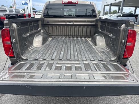 Used 2016 Chevrolet Colorado LT w/ LT Convenience Package RWD image 13