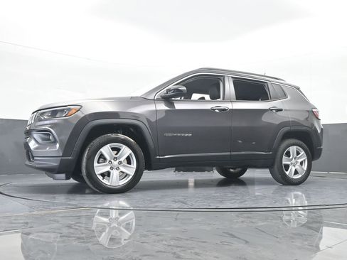 Used 2022 Jeep Compass Latitude image 57