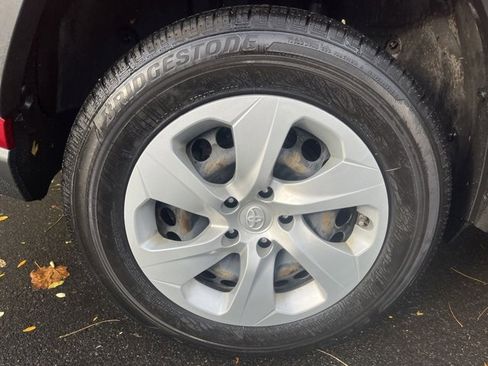 Used 2019 Toyota RAV4 LE image 23