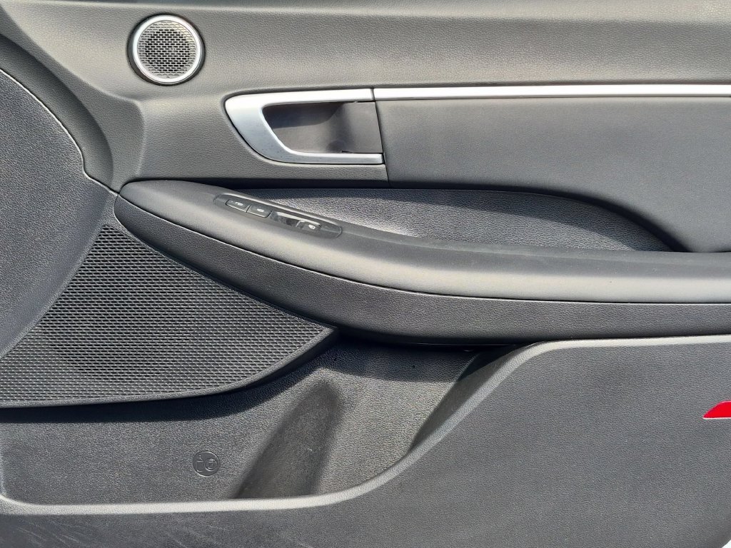 Used 2025 Hyundai Sonata SEL FWD image 33