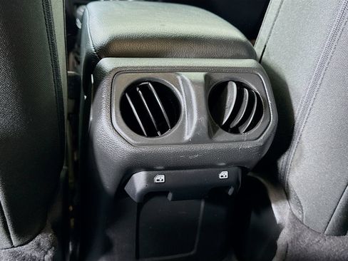 Used 2021 Jeep Gladiator Sport AWD/4WD image 27