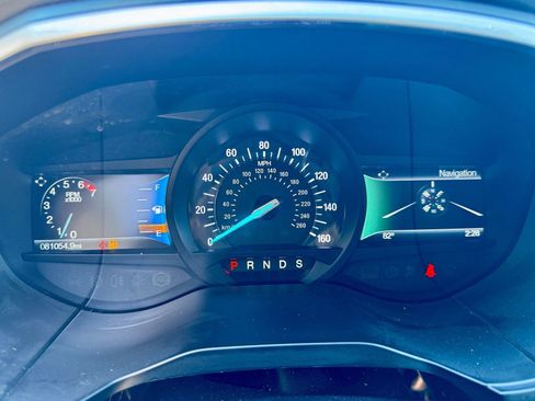 Used 2017 Ford Edge Titanium w/ Technology Package AWD/4WD image 9
