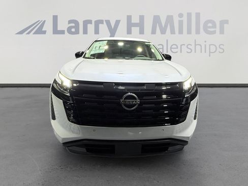 New 2026 Nissan Pathfinder SL w/ SL Premium Package (P04) FWD image 8
