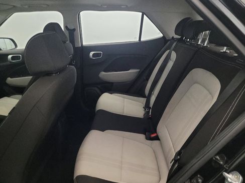 Used 2022 Hyundai Venue SEL FWD image 18