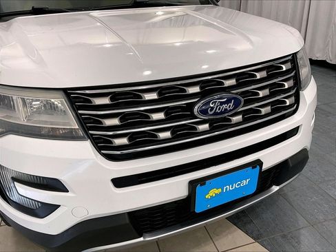 Used 2016 Ford Explorer XLT w/ Equipment Group 201A AWD/4WD image 31