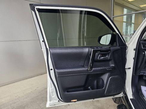 Used 2019 Toyota 4Runner Limited image 18