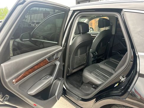 Used 2019 Audi Q5 2.0T Premium Plus w/ Premium Plus Package AWD/4WD image 12