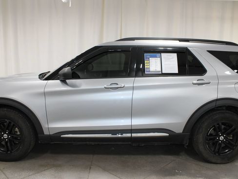 Used 2020 Ford Explorer XLT w/ Comfort Package RWD image 6