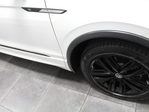 Used 2022 Volkswagen Tiguan SE R-Line AWD/4WD image 37