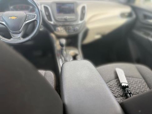 Used 2023 Chevrolet Equinox LT image 43