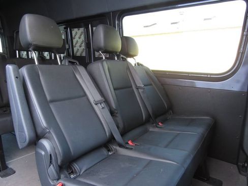 Used 2022 Mercedes-Benz Sprinter 2500 image 21