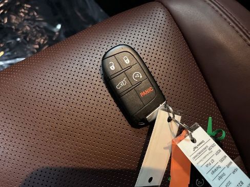 Used 2024 Dodge Durango GT image 28