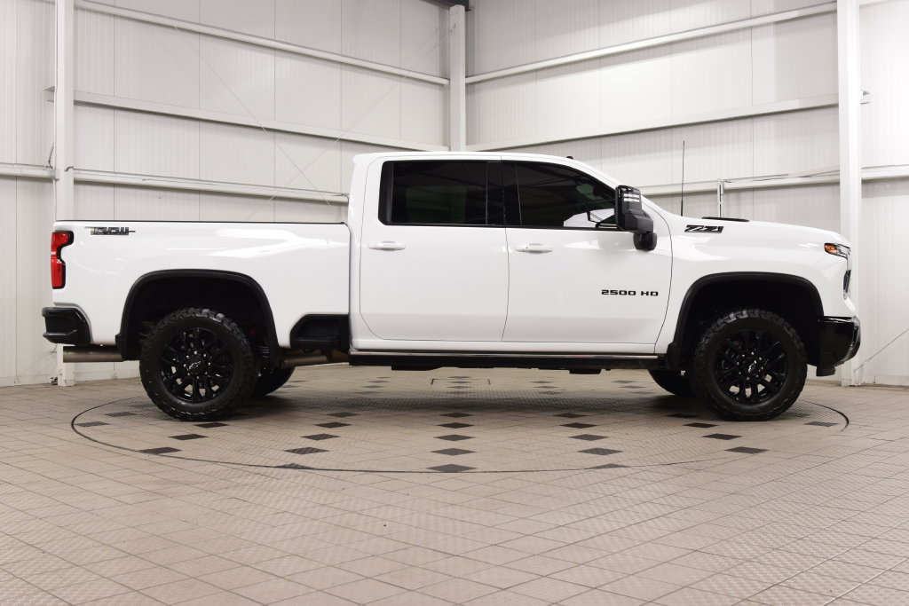 Used 2025 Chevrolet Silverado 2500 LTZ w/ LTZ Plus Package AWD/4WD image 9