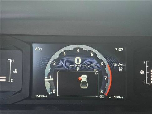 Certified 2024 Toyota Tacoma SR5 AWD/4WD image 10