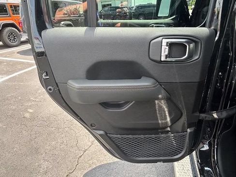 New 2025 Jeep Wrangler Unlimited Sahara AWD/4WD image 10