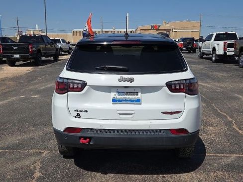 Used 2025 Jeep Compass Trailhawk AWD/4WD image 4