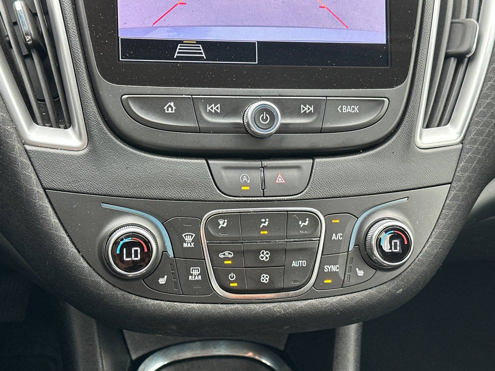 Used 2025 Chevrolet Malibu LT FWD image 21