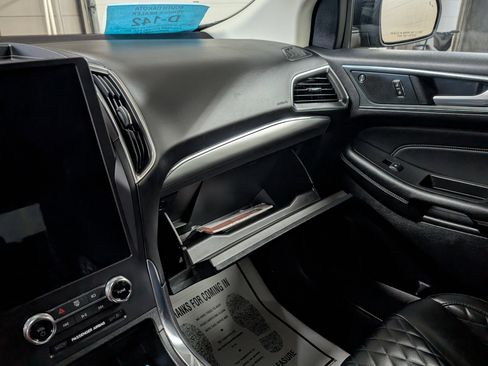 Used 2024 Ford Edge Titanium image 19