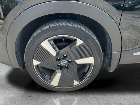 Certified 2025 Nissan Kicks SR FWD image 41