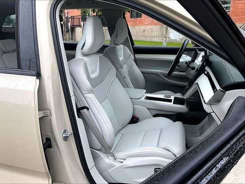 Used 2025 Volvo EX90 Ultra AWD/4WD image 10