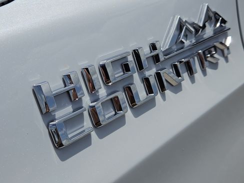 New 2026 Chevrolet Tahoe High Country AWD/4WD image 8