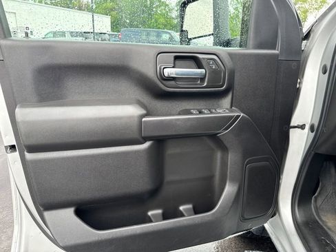 Used 2022 Chevrolet Silverado 2500 Custom w/ Custom Convenience Package AWD/4WD image 11