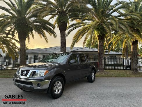 Used 2010 Nissan Frontier SE image 7