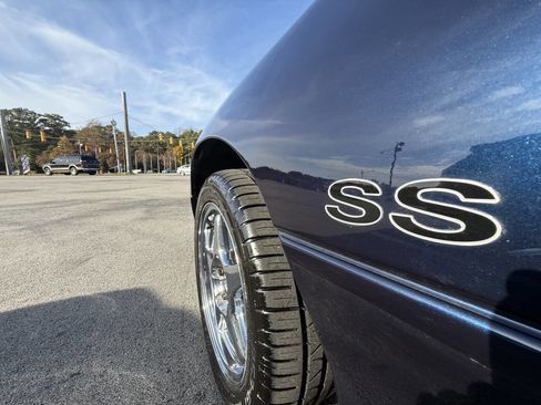 Used 2001 Chevrolet Camaro Z28 w/ SS Performance/Appearance Pkg image 6