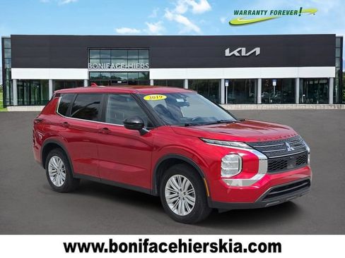 Used 2024 Mitsubishi Outlander ES FWD image 1
