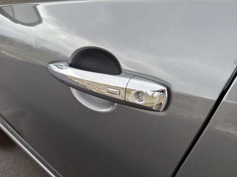 Used 2025 Nissan Altima 2.5 SL FWD image 18
