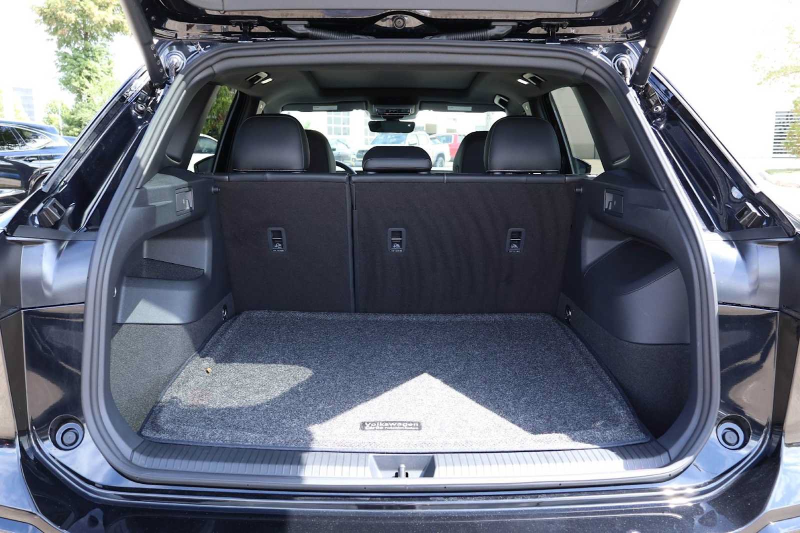 Used 2026 Volkswagen Tiguan SE R-Line FWD image 19