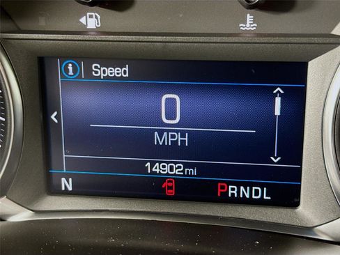 Used 2023 Chevrolet Equinox LT image 2