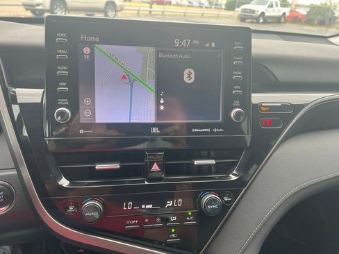 Used 2021 Toyota Camry XLE image 22