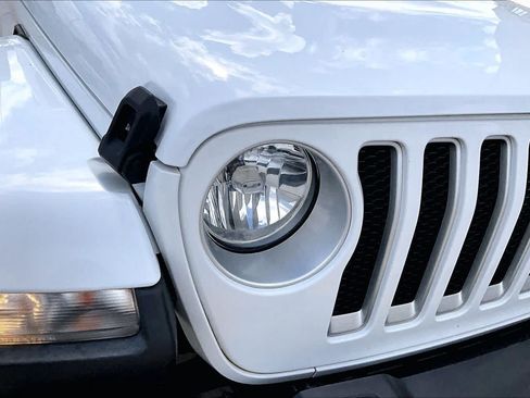 Used 2023 Jeep Wrangler Unlimited Sahara w/ Cold Weather Group AWD/4WD image 27