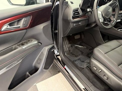 New 2026 Chevrolet Traverse Z71 w/ Enhanced Driving Package AWD/4WD image 39