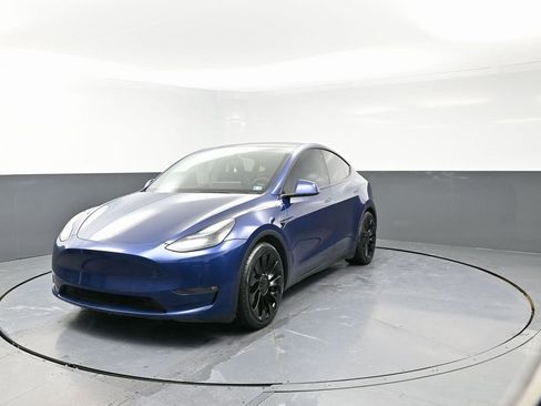 Used 2022 Tesla Model Y Performance image 3
