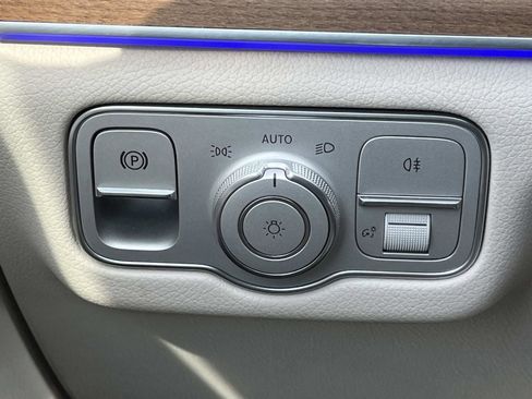 Used 2025 Mercedes-Benz GLE 350 4MATIC image 25