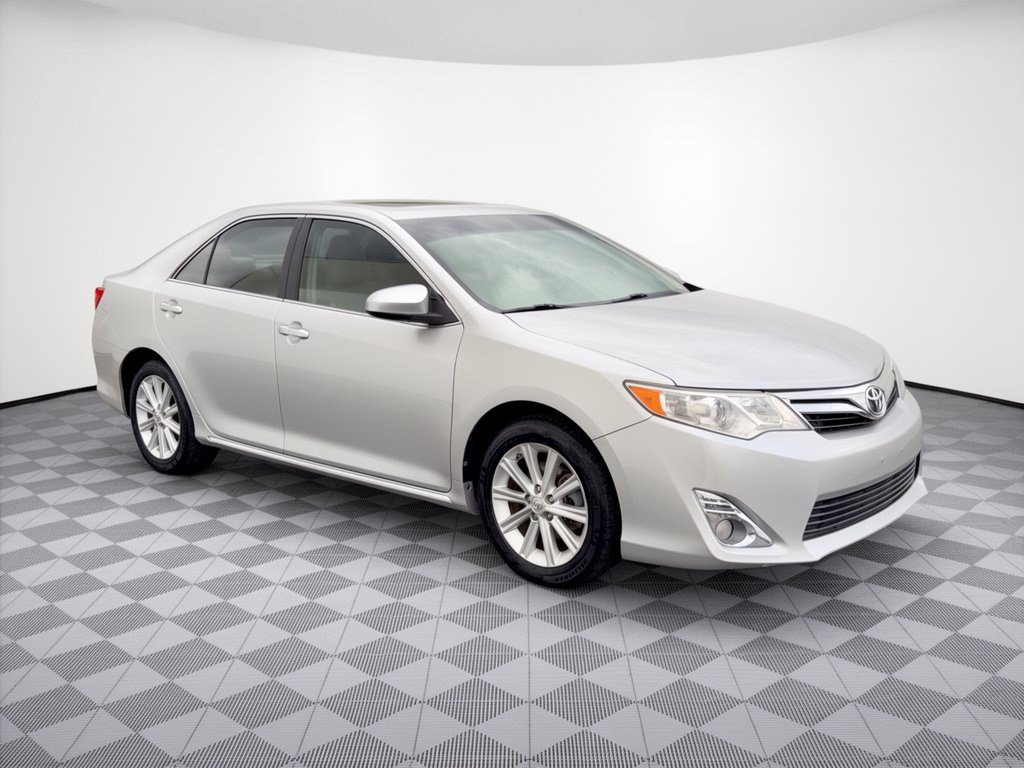 Used 2014 Toyota Camry XLE FWD image 7